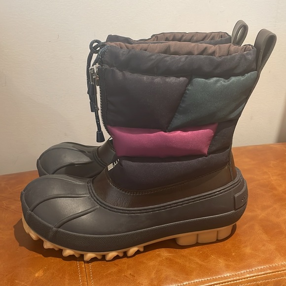 Stella McCartney vegan winter chain mail winter boots with fleece lining. - Picture 3 of 4